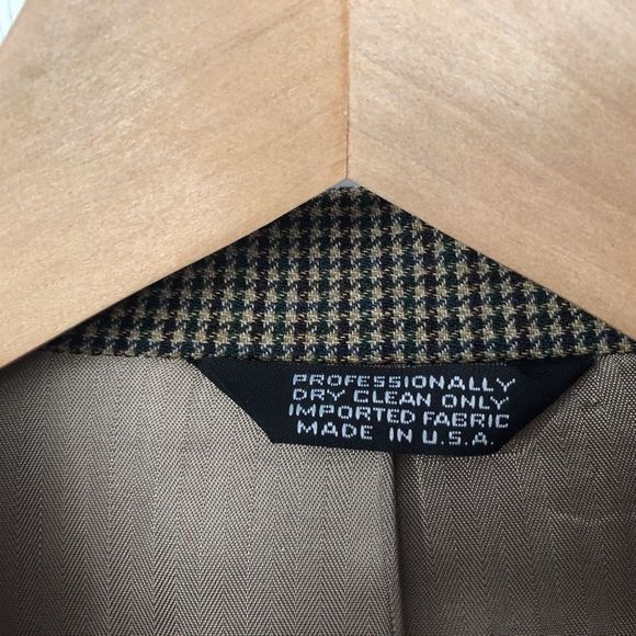 Blazer - Picture 3 of 10